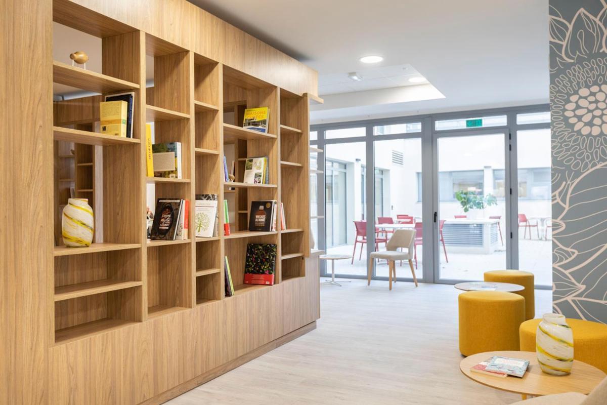 Aparthotel Oh Activ Nîmes Esterno foto